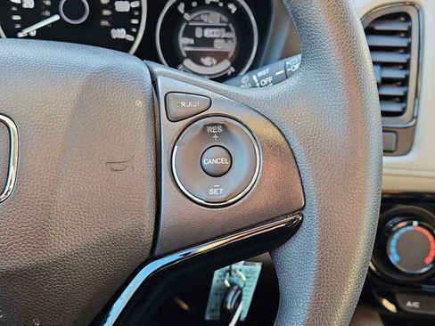 Certified 2020 Honda HR-V LX image 12