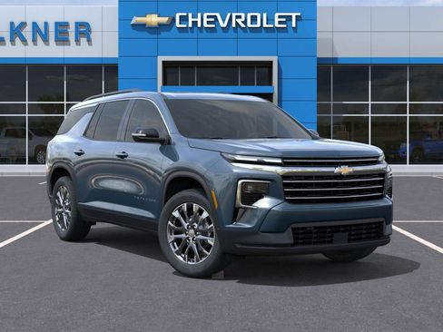 New 2026 Chevrolet Traverse LT w/ Sun and Wheel Package AWD/4WD image 11
