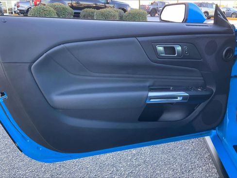 Used 2025 Ford Mustang GT Premium image 19