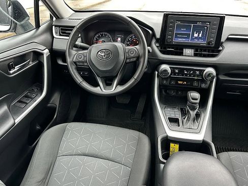 Certified 2022 Toyota RAV4 XLE w/ Convenience Package AWD/4WD image 19