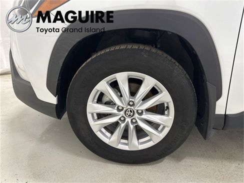 Used 2022 Toyota Corolla Cross LE image 26
