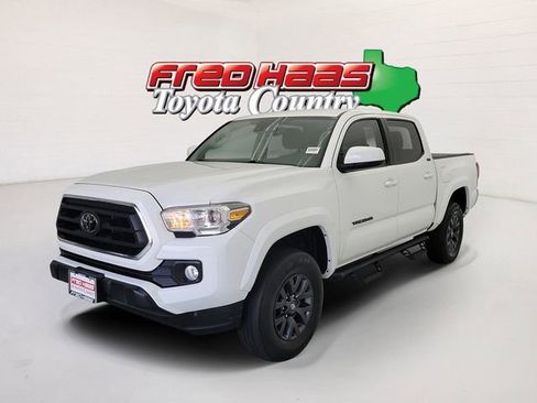 Used 2022 Toyota Tacoma SR5 RWD image 1
