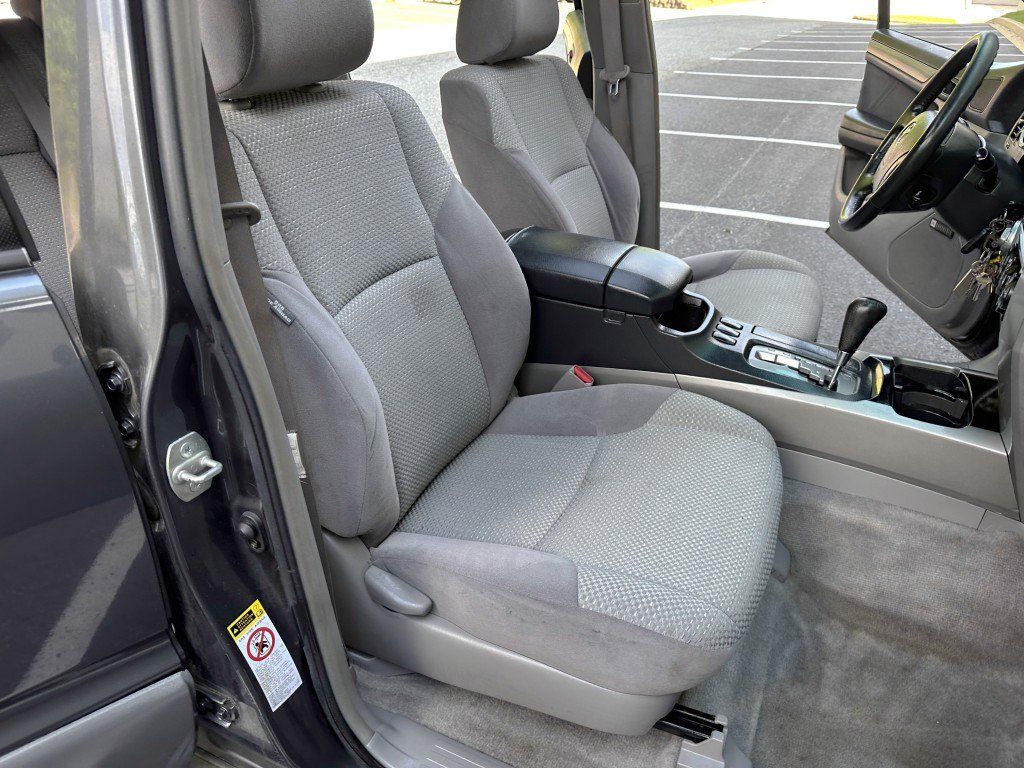 Used 2003 Toyota 4Runner SR5 w/ 4Runner Convenience Pkg AWD/4WD image 28