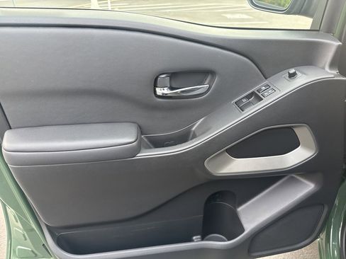 Used 2024 Nissan Frontier SV w/ SV Convenience Package image 13