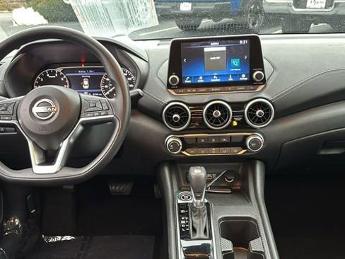 Used 2024 Nissan Sentra SV image 9