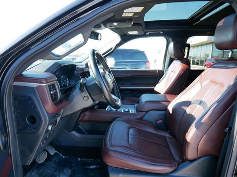 Used 2022 Ford Expedition Limited image 7