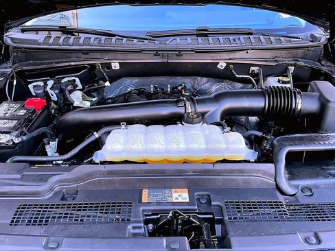 Certified 2025 Ford Expedition Active image 32