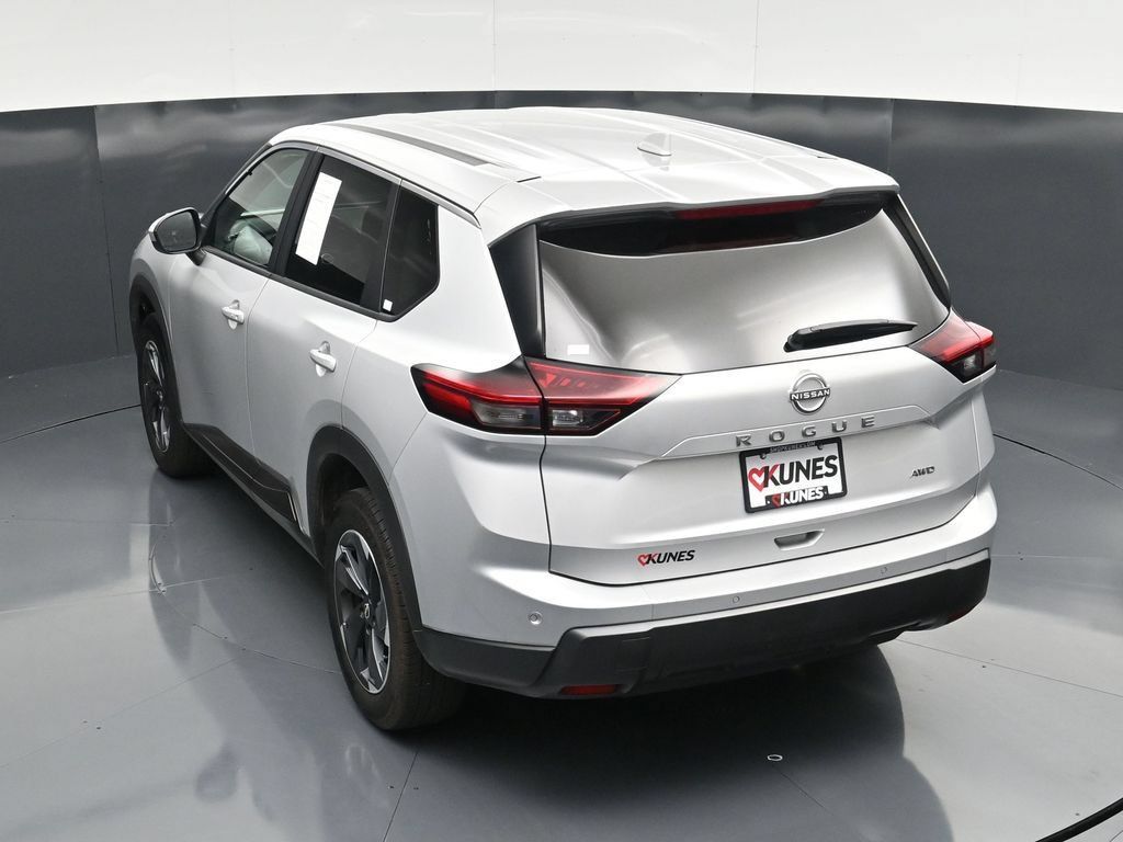Used 2025 Nissan Rogue SV AWD/4WD image 49