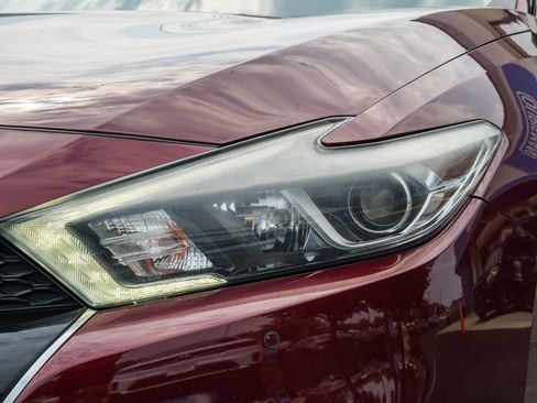 Used 2018 Nissan Maxima 3.5 SL w/ Interior Lighting Package FWD image 11