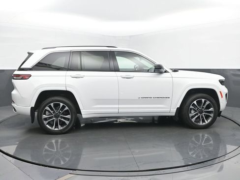 Used 2023 Jeep Grand Cherokee Overland image 6