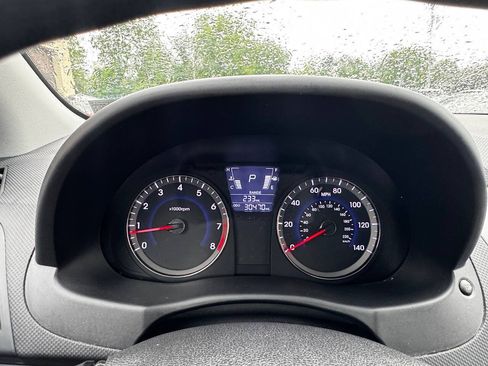 Used 2013 Hyundai Accent GS FWD image 14