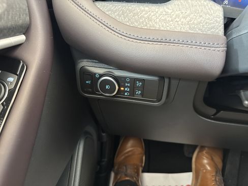 New 2026 Ford Explorer Platinum image 33