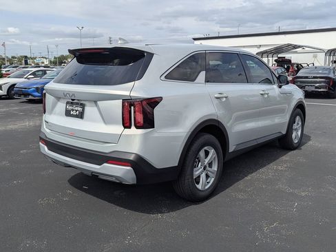 New 2026 Kia Sorento LX FWD image 8