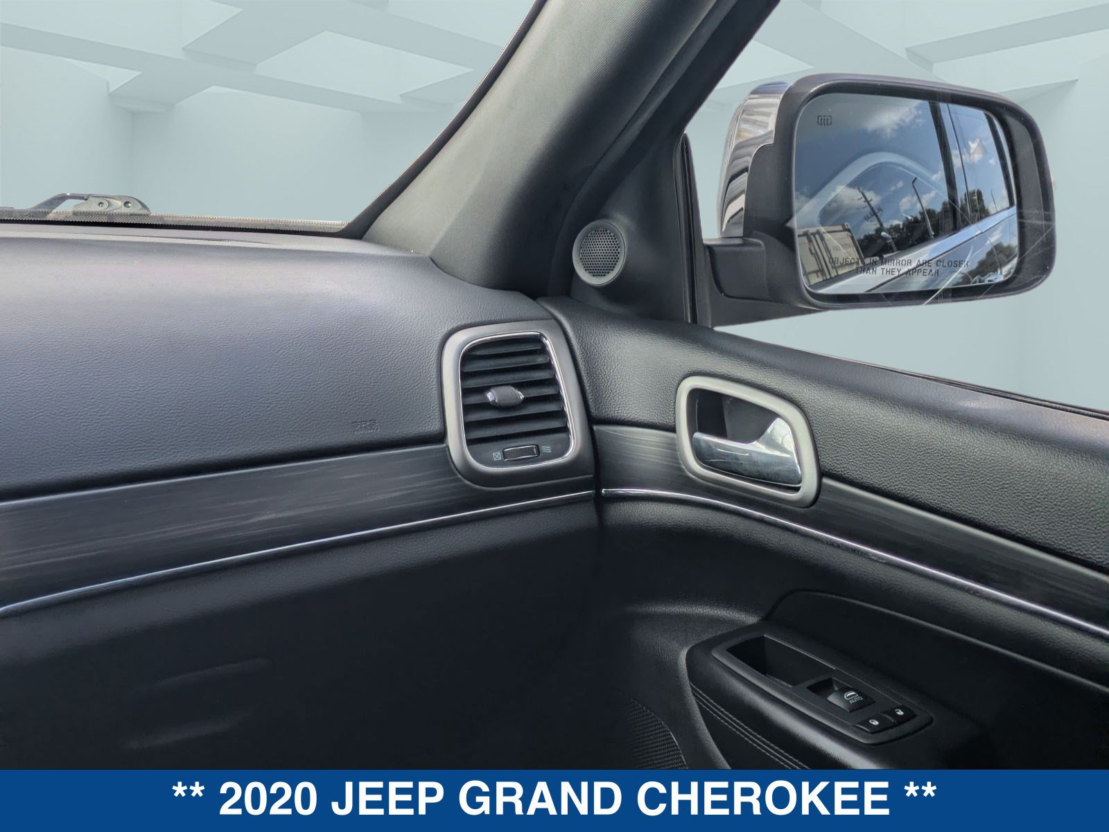 Used 2020 Jeep Grand Cherokee Limited AWD/4WD image 19