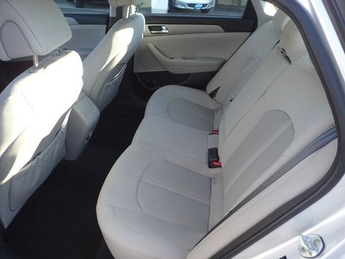 Used 2015 Hyundai Sonata SE FWD image 10