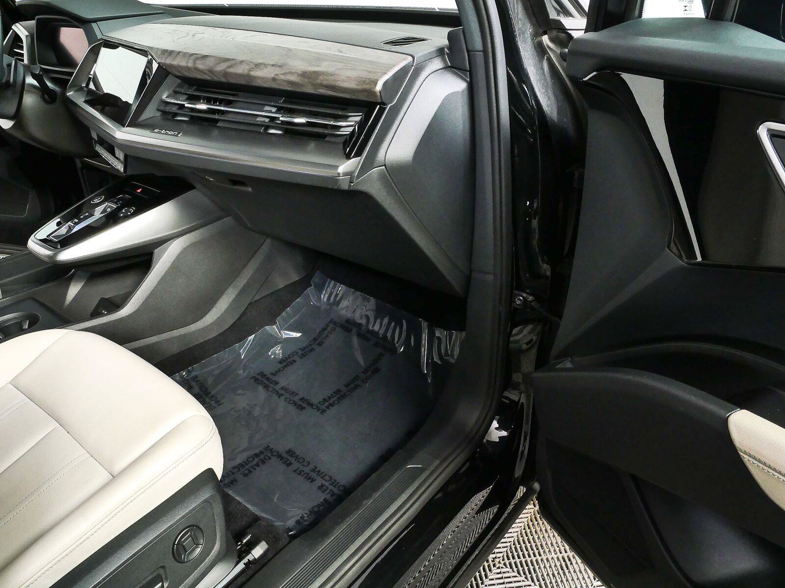 Used 2023 Audi Q4 e-tron Premium Plus w/ Premium Plus AWD/4WD image 27