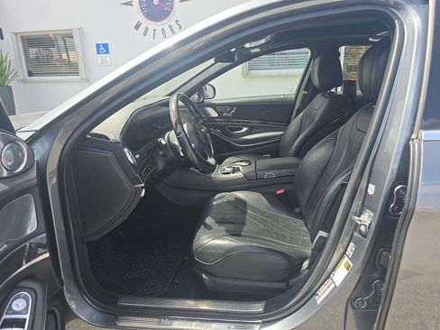 Used 2019 Mercedes-Benz S 560 4MATIC Sedan w/ Premium Package image 5