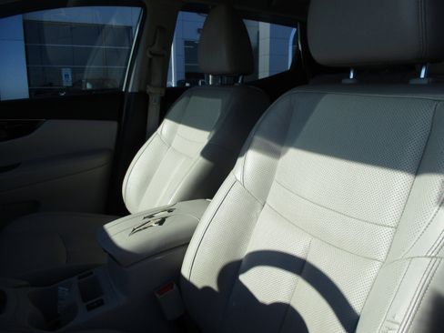 Used 2019 Nissan Rogue Sport SL image 32