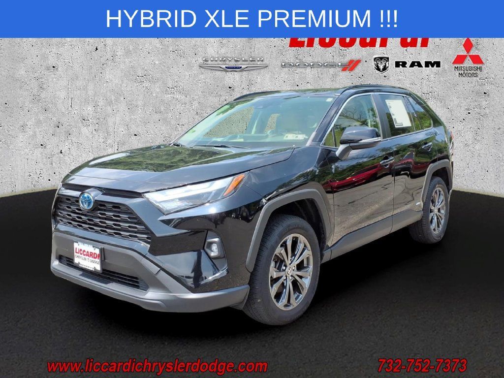 Used 2023 Toyota RAV4 XLE Premium AWD/4WD image 3