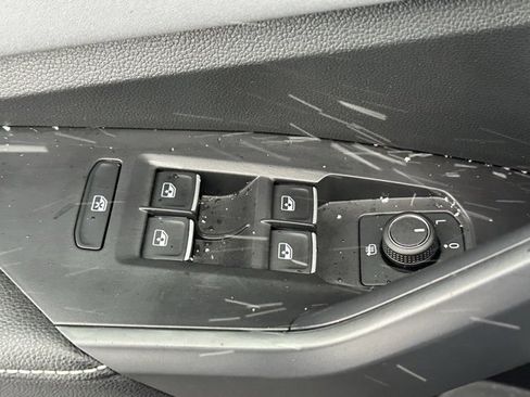 Certified 2025 Volkswagen Jetta SE image 19