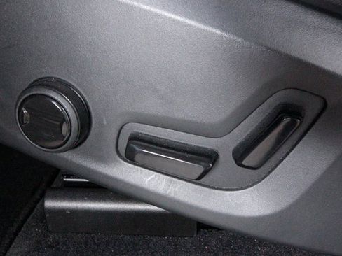 Certified 2025 Volvo XC60 B5 Plus image 13