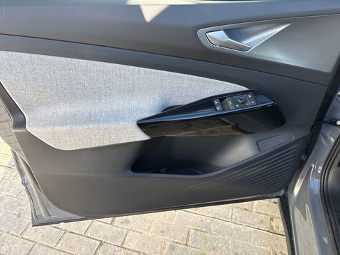 New 2026 Volkswagen ID.4 Pro image 10