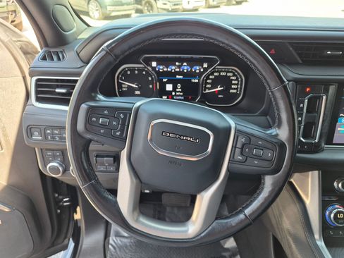 Used 2021 GMC Yukon Denali w/ Denali Premium Package AWD/4WD image 16
