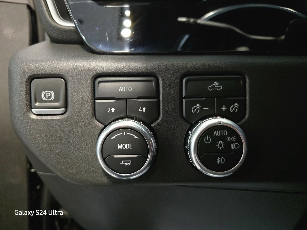 Used 2022 GMC Sierra 1500 Elevation AWD/4WD image 12