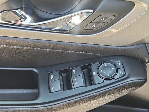 Used 2023 Chevrolet Traverse LT FWD image 22