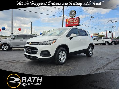 Used 2022 Chevrolet Trax LS w/ Fleet Convenience Package image 2