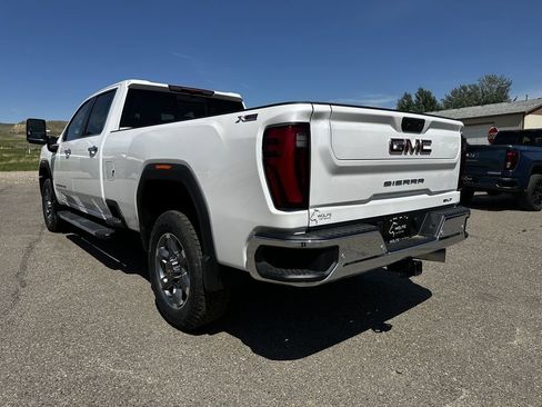 New 2025 GMC Sierra 2500 SLT w/ SLT Premium Package image 16