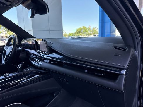 Used 2024 Cadillac Escalade Sport AWD/4WD image 29