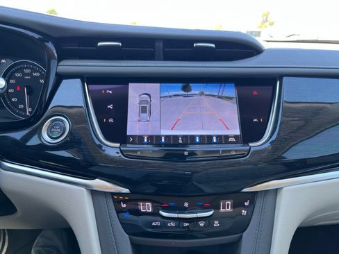 Used 2020 Cadillac XT6 Premium Luxury FWD image 17