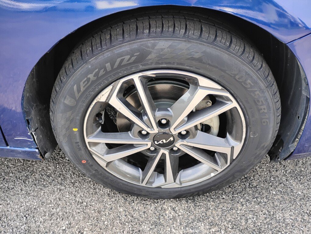 Used 2022 Kia Forte LXS FWD image 27