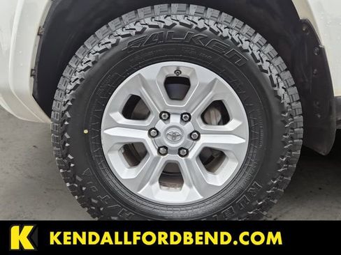 Used 2015 Toyota 4Runner SR5 image 14