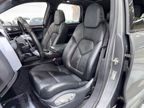 Used 2017 Porsche Cayenne GTS w/ Premium Package image 10