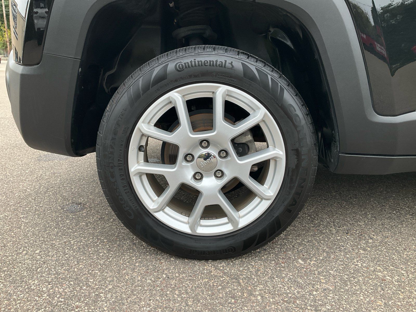 Used 2023 Jeep Renegade Latitude AWD/4WD image 21