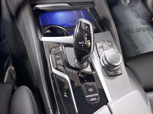 Used 2022 BMW 530i xDrive w/ M Sport Package image 27