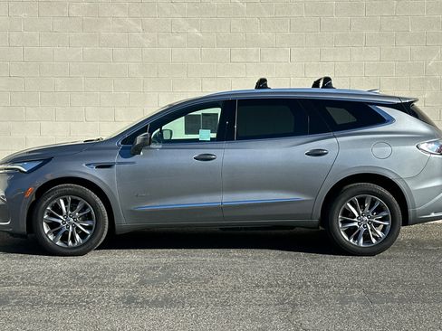 Used 2023 Buick Enclave Avenir w/ Avenir Technology Package image 7