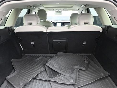 Used 2024 Volvo XC60 B5 Plus w/ Protection Package Premier AWD/4WD image 30
