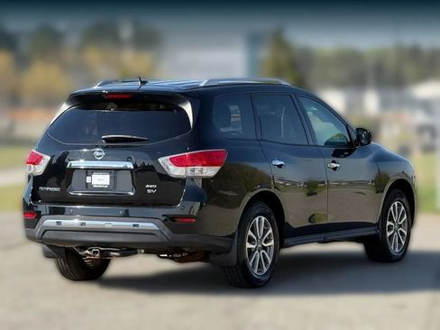 Used 2013 Nissan Pathfinder SV AWD/4WD image 9