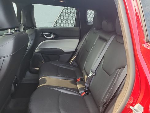 Used 2025 Jeep Compass Limited w/ Elite Group AWD/4WD image 7