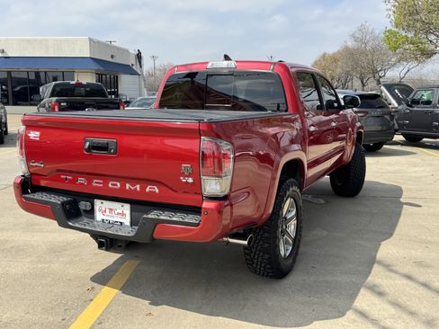 Used 2019 Toyota Tacoma Limited image 7