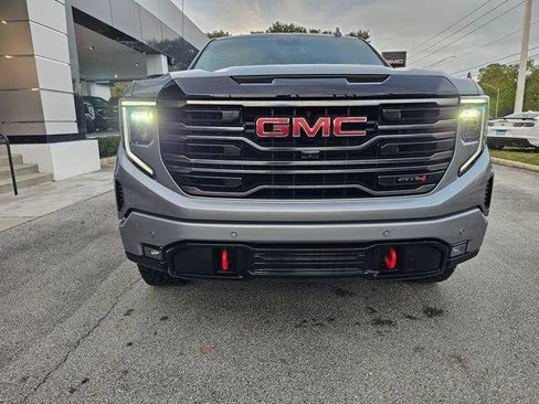 Used 2025 GMC Sierra 1500 AT4 AWD/4WD image 9