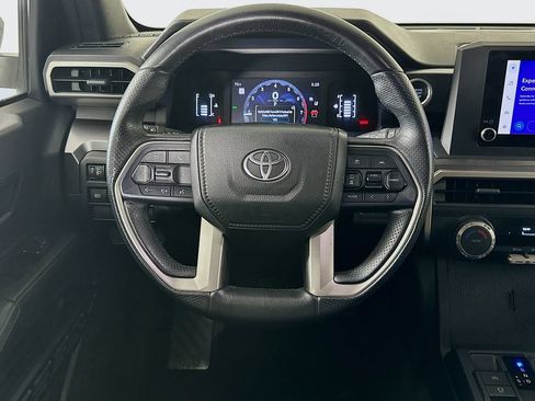 Used 2025 Toyota 4Runner SR5 AWD/4WD image 16
