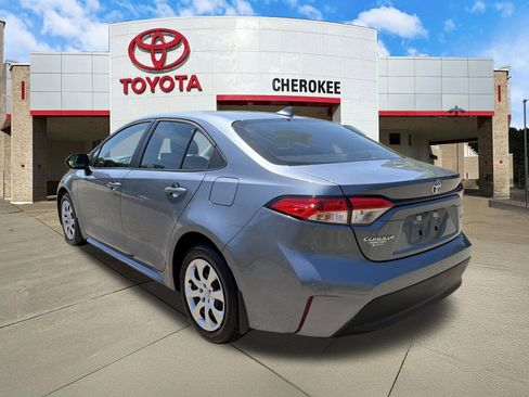 Used 2025 Toyota Corolla LE FWD image 7