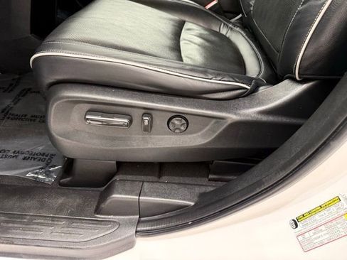 Used 2023 Honda Odyssey Touring image 14