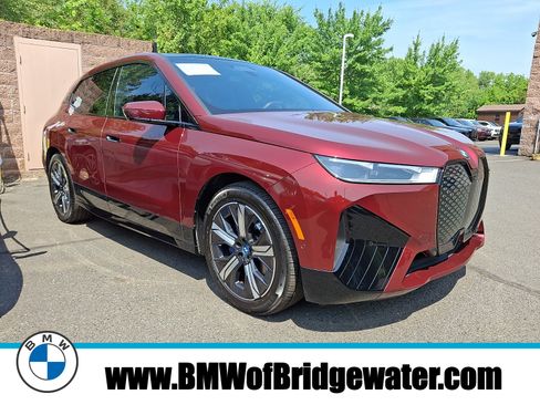 Certified 2023 BMW iX xDrive50 w/ Ultimate Package 2 AWD/4WD image 1