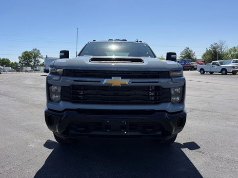 Used 2025 Chevrolet Silverado 2500 Custom w/ Custom Value Package AWD/4WD image 3