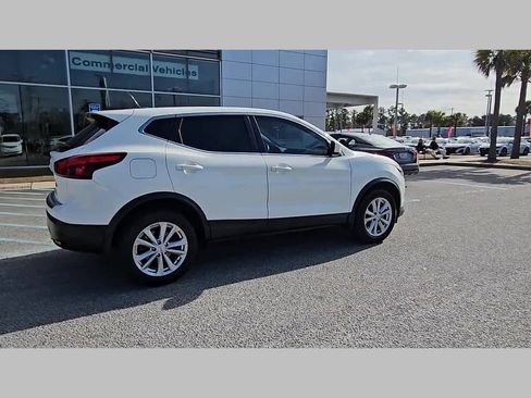 Used 2018 Nissan Rogue Sport S w/ S Appearance Package image 33
